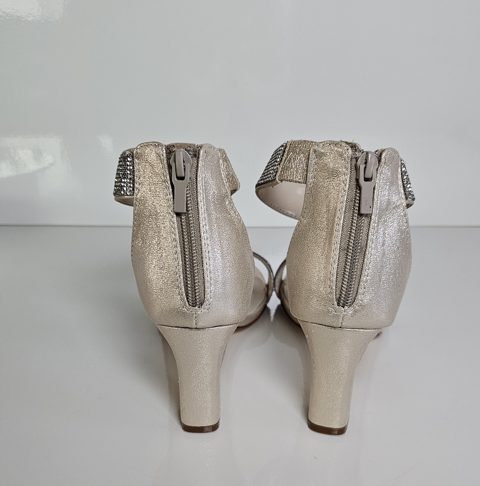 Benjamin Walk Elegant Gold Heeled Sandals Size 10.5 - Picture 9 of 12